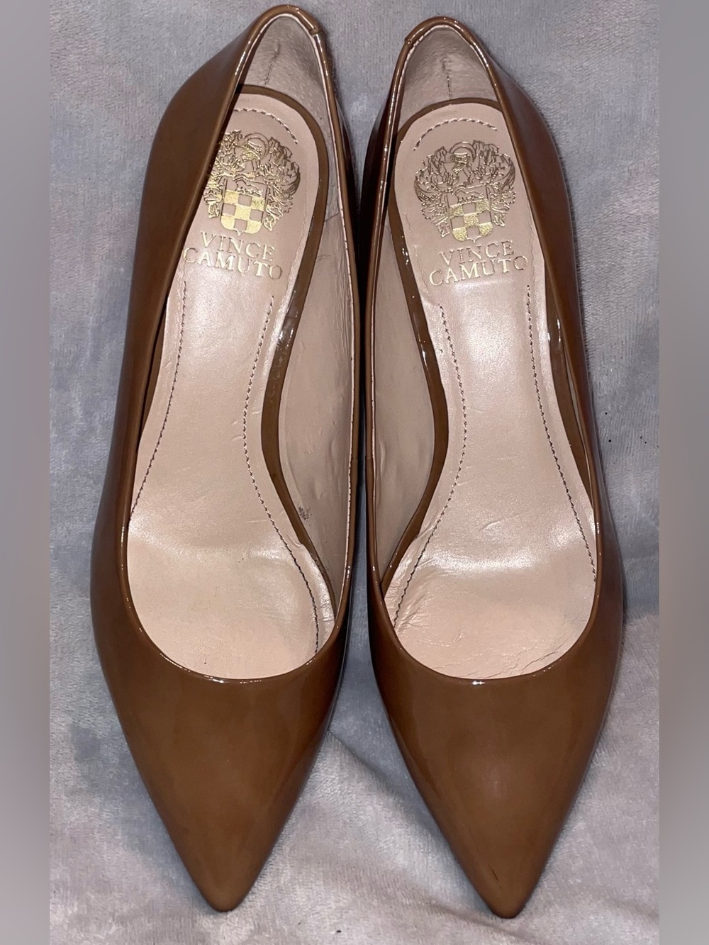 Vince Camuto Womens Size 8.5 Maureen Tan Patent Leather Kitten Heels Pointed Toe - Picture 8 of 12